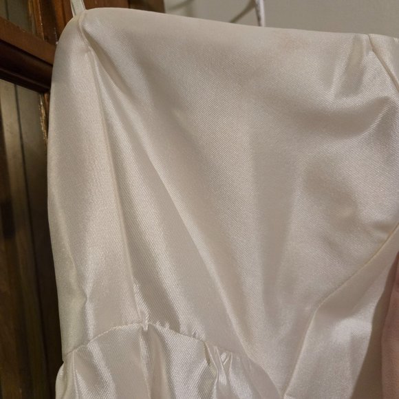 Size 18 Davids Bridal Wedding dress - Picture 3 of 15